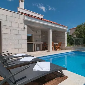 Beautiful With Private Pool Trogir